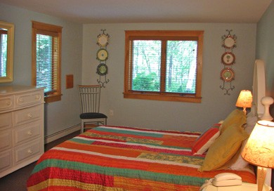 ?Downstairs master? on first floor with shared bathroom in Oak Bluffs Martha's Vineyard