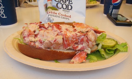 JTs-Seafood-Brewster-Lobster-Roll.jpg